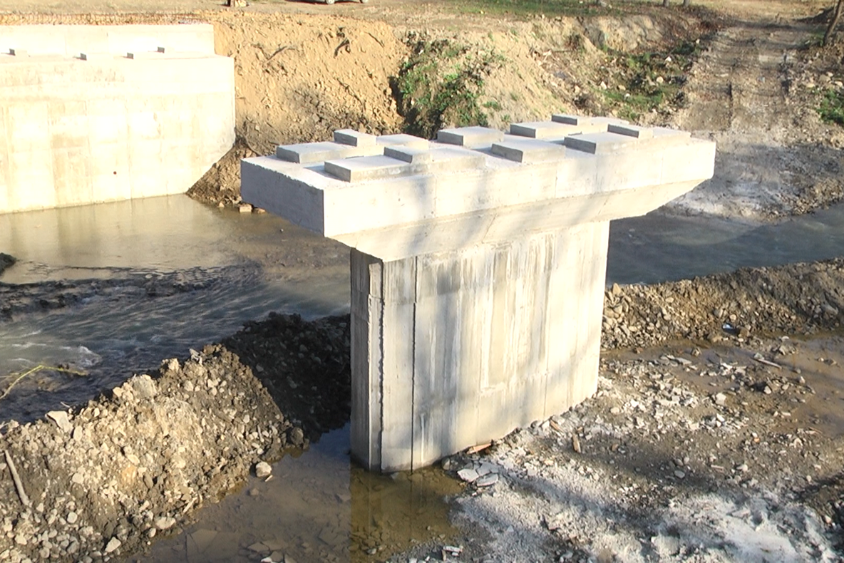 A început construcția podului peste râul Iza în Bârsana