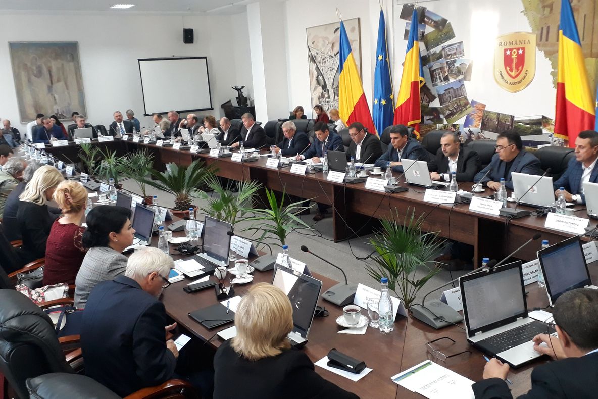 Nouă proiecte adoptate de aleșii județeni în ședința extraordinară a Consiliului Județean Maramureș