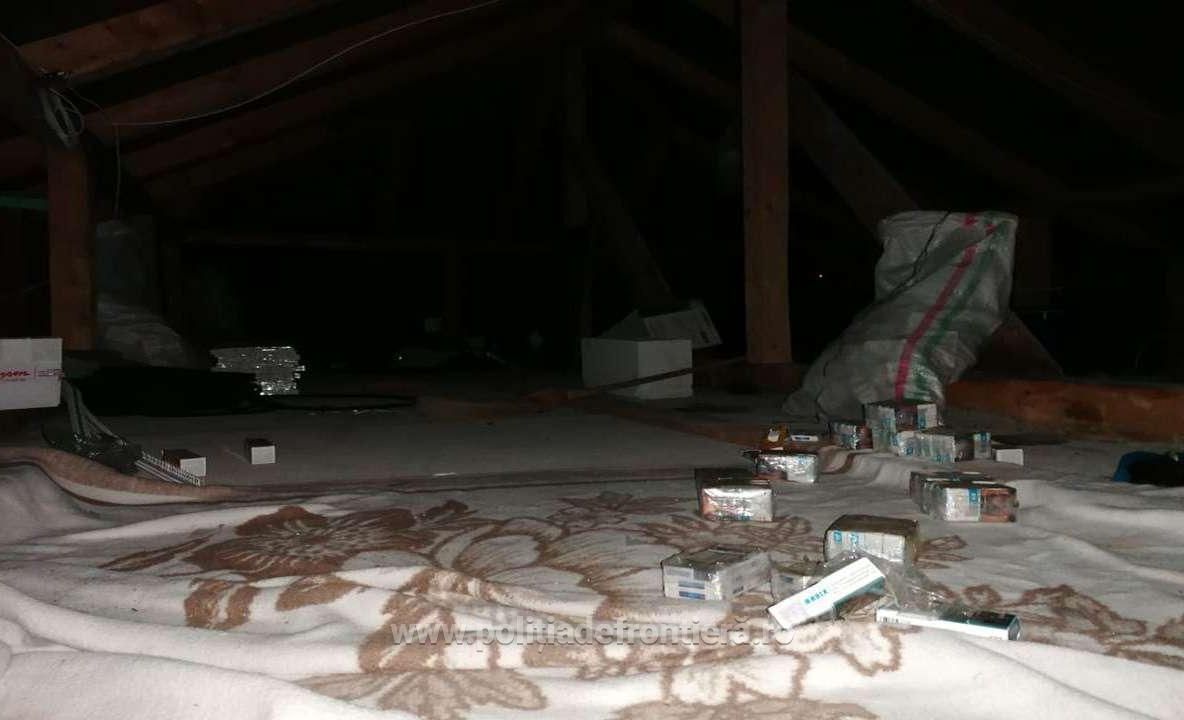Percheziții finalizate cu confiscarea a mii de pachete cu țigări, armă cu aer comprimat, stații de emisie-recepție și diferite sume în lei și valută
