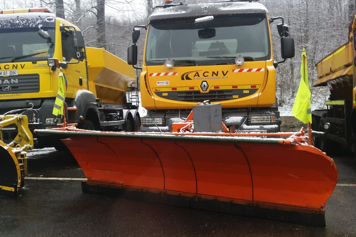 Circulatia rutiera se desfasoara in conditii de iarna pe drumurile publice din Maramureș