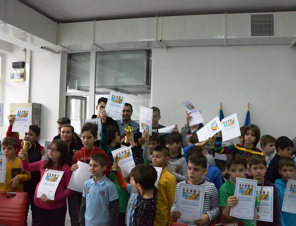 80 de elevi au participat la Cupa ”1 Decembrie” la șah pentru copii și juniori