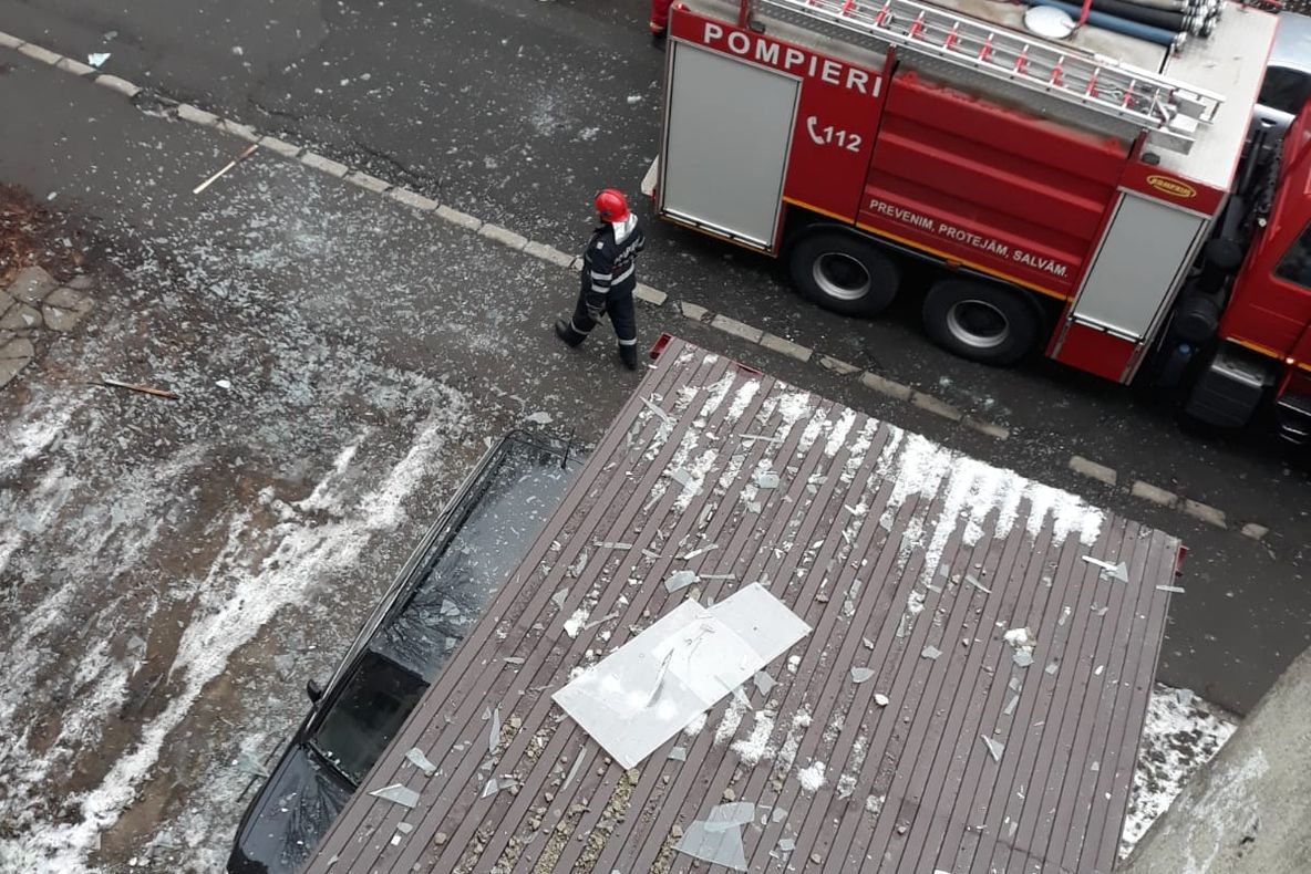 ACTUALIZARE FOTO | Explozie într-un apartament din Baia Mare