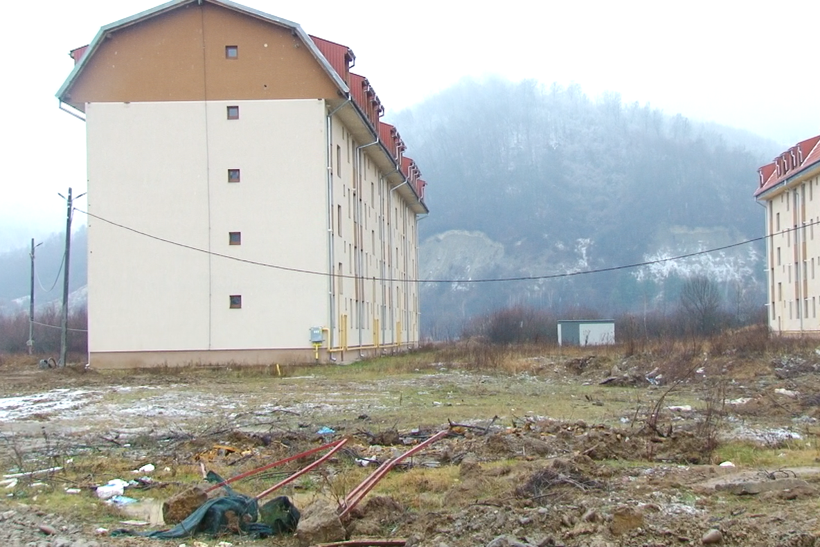 Unul din blocurile de locuințe sociale din zona Fucs este gata dar încă nu poate fi dat în folosință