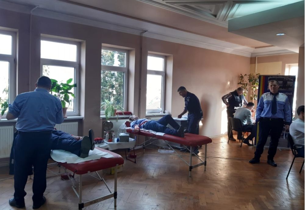 Poliţiştii maramureşeni solidari cu persoanele care au nevoie de sânge