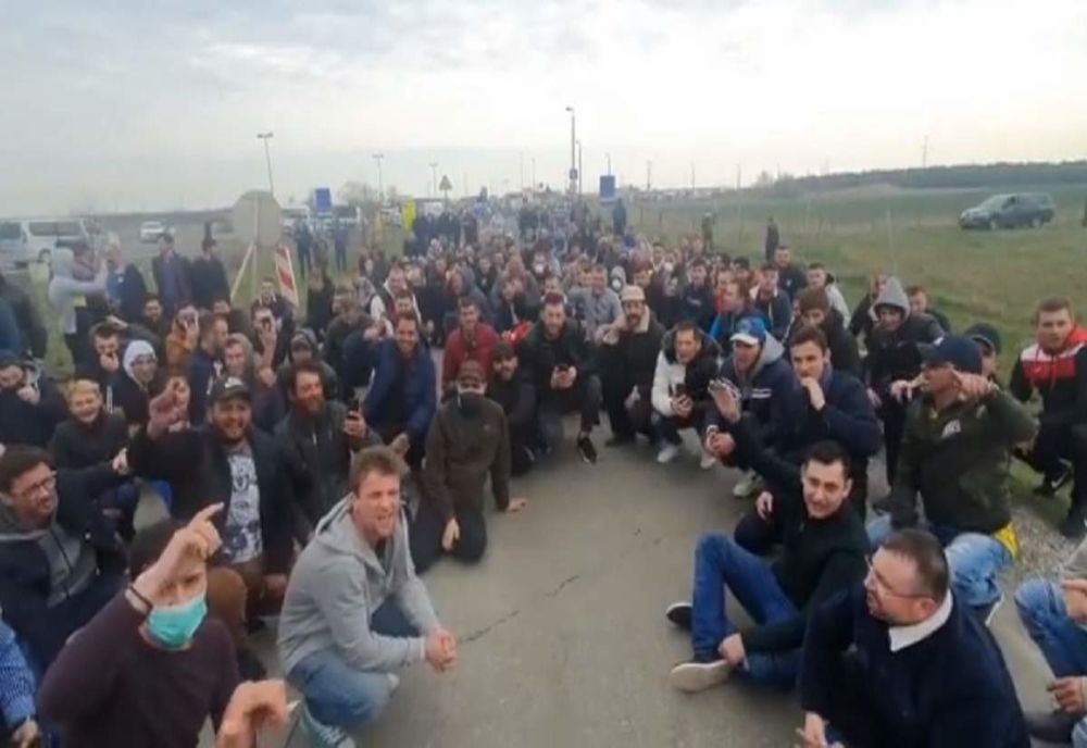 Mii de români au rămas blocați la granița dintre Austria și Ungaria