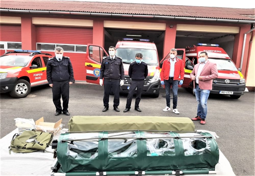 Pompierii maramureșeni au primit două sisteme de izolare și transport pentru persoanele infectate cu noul Coronavirus-Covid -19