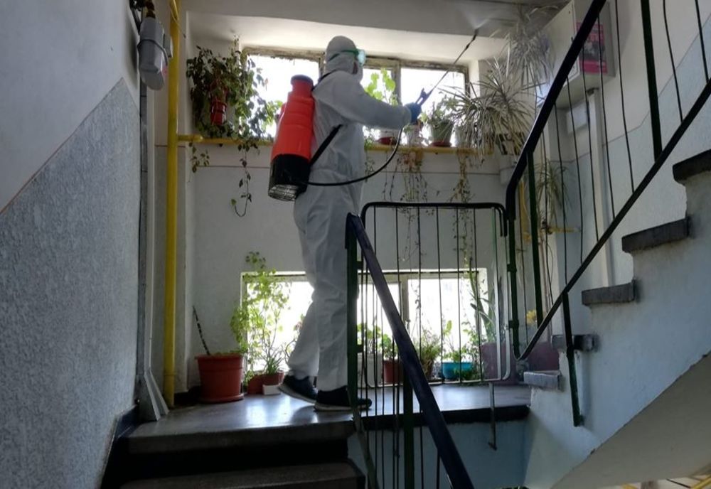A început dezinfectarea scărilor de bloc din Sighetu Marmației