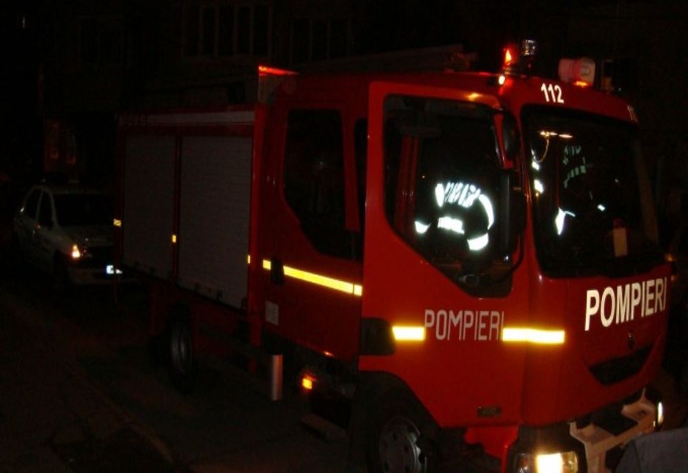 Incendiu în Ruscova. O casă a fost cuprinsă de flăcări