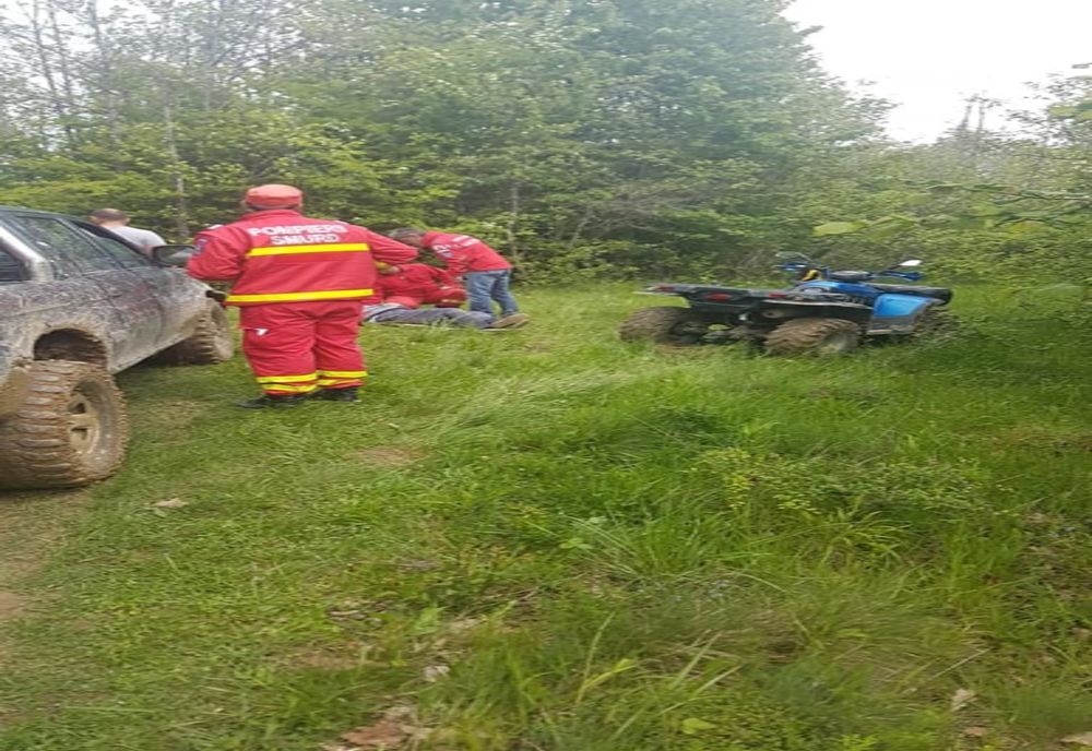 ( FOTO) Accident grav în Strâmtura. A intervenit elicopterul SMURD