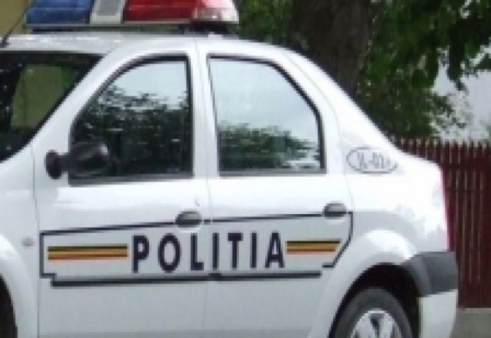 Depistaţi de poliţişti în timp ce transportau mai multe bunuri furate