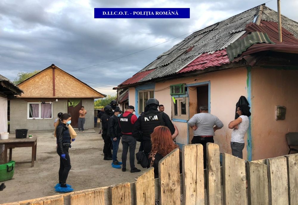 MARAMUREȘ: Grupare specializată în trafic de persoane, destructurată