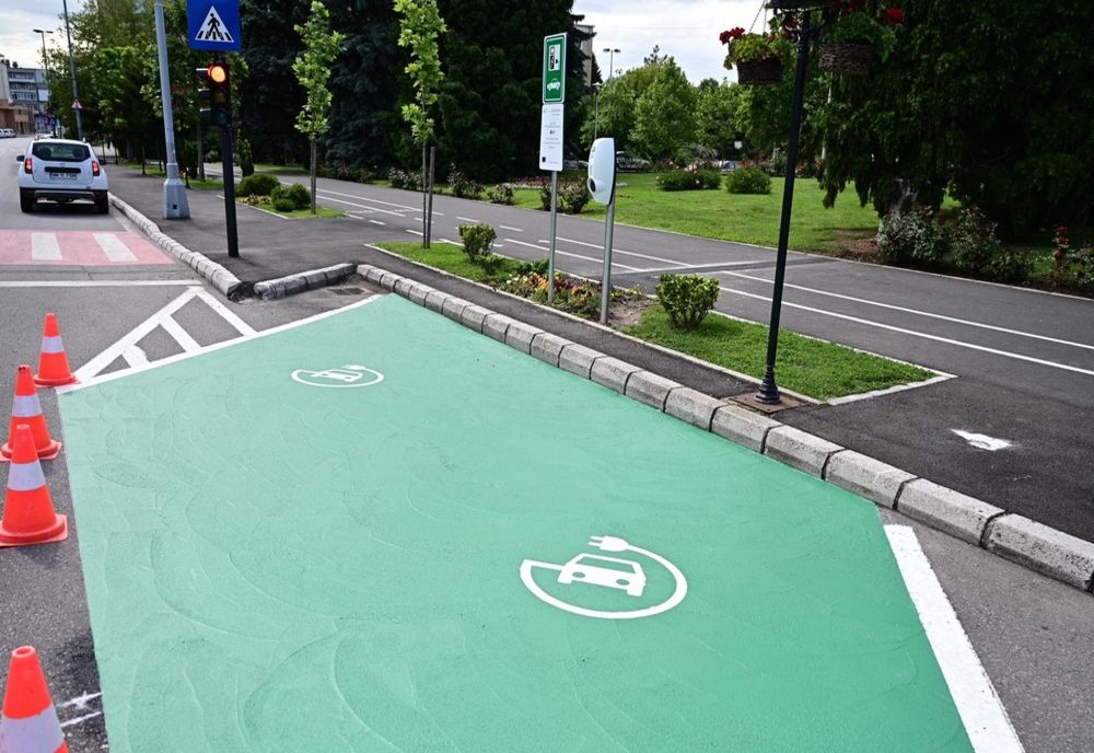 În municipiul Baia Mare se încurajează utilizarea autovehiculelor electrice