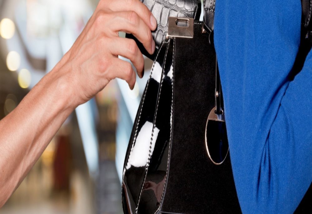 Cetăţean cu spirit civic: a impiedicat un furt