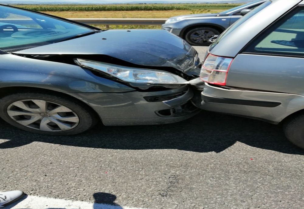 FOTO  | Accident pe Varianta de Ocolire Cluj Est! O femeie gravidă a fost rănită 