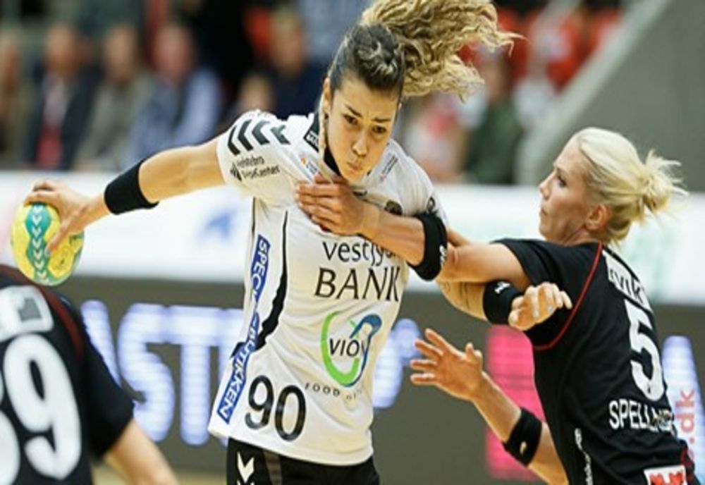 Campioană mondială în 2013, Karoline de Souza a semnat cu CS Minaur