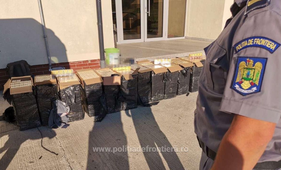 FOTO: Aproape 6.000 de pachete de țigări de contrabandă, confiscate de polițiștii de frontieră din Sighetu Marmației