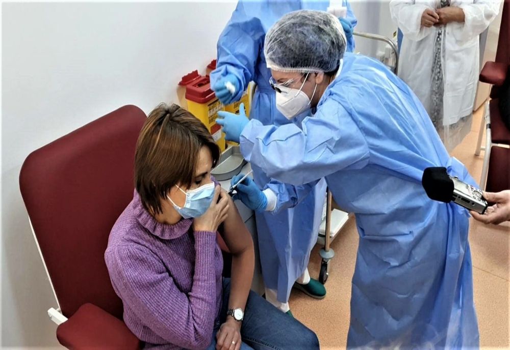VACCIN ÎMPOTRIVA COVID-19: În prima zi a campaniei au fost imunizate 105 cadre medicale din Maramureș