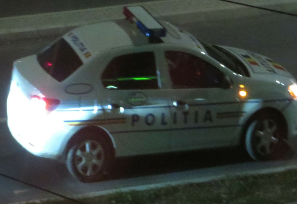 Bebeluş abandonat pe o stradă din Baia Mare! O femeie l-a găsit, l-a hrănit și a alertat poliția
