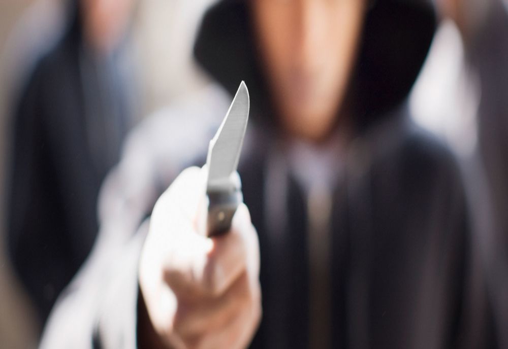 Casă de pariuri din Baia Mare jefuită! Angajata localului a fost ameninţată cu un cuţit