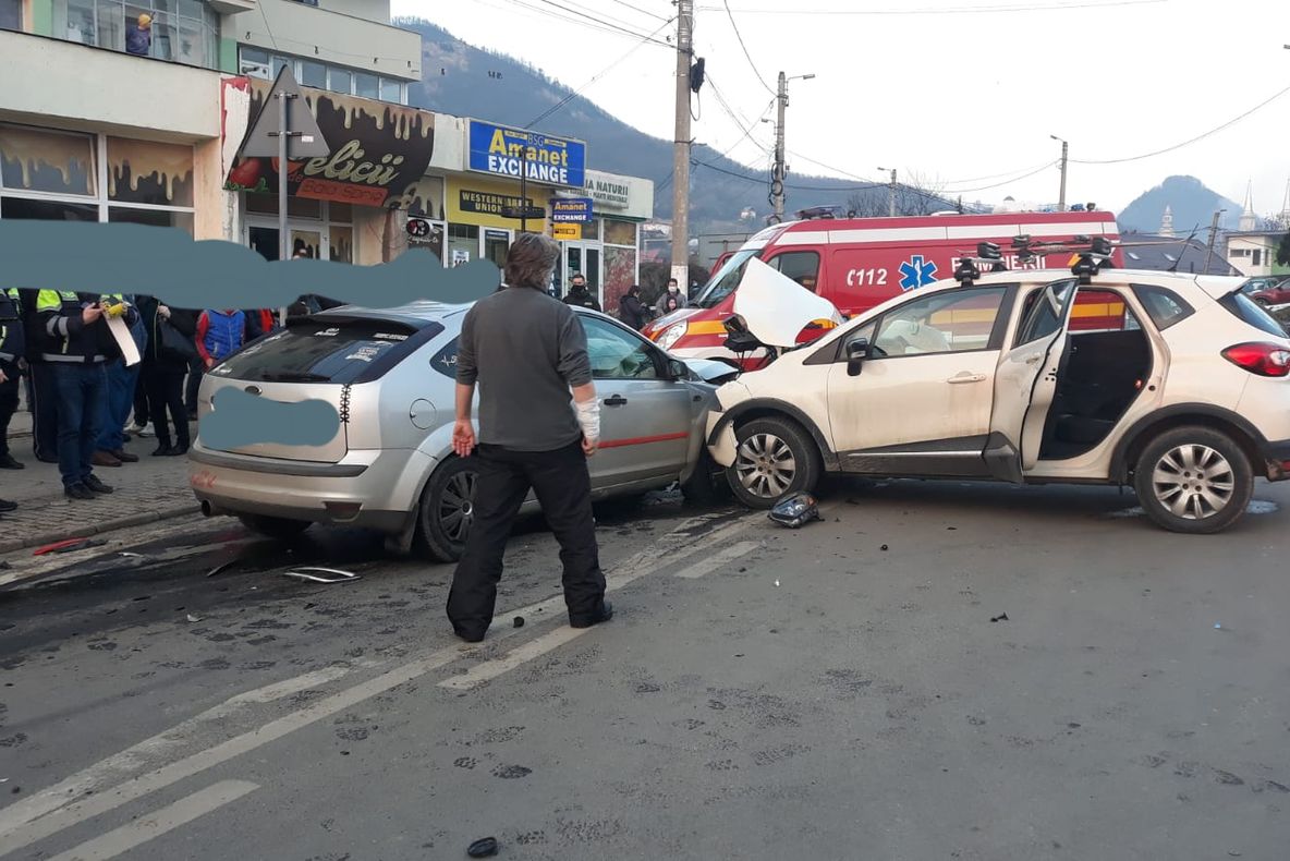 FOTO: Tânăr din Baia Sprie, rănit într-un accident rutier, la spital