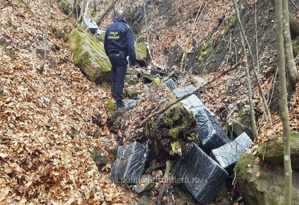 Opt mii de pachete de țigări, confiscate de polițiștii de frontieră maramureșeni