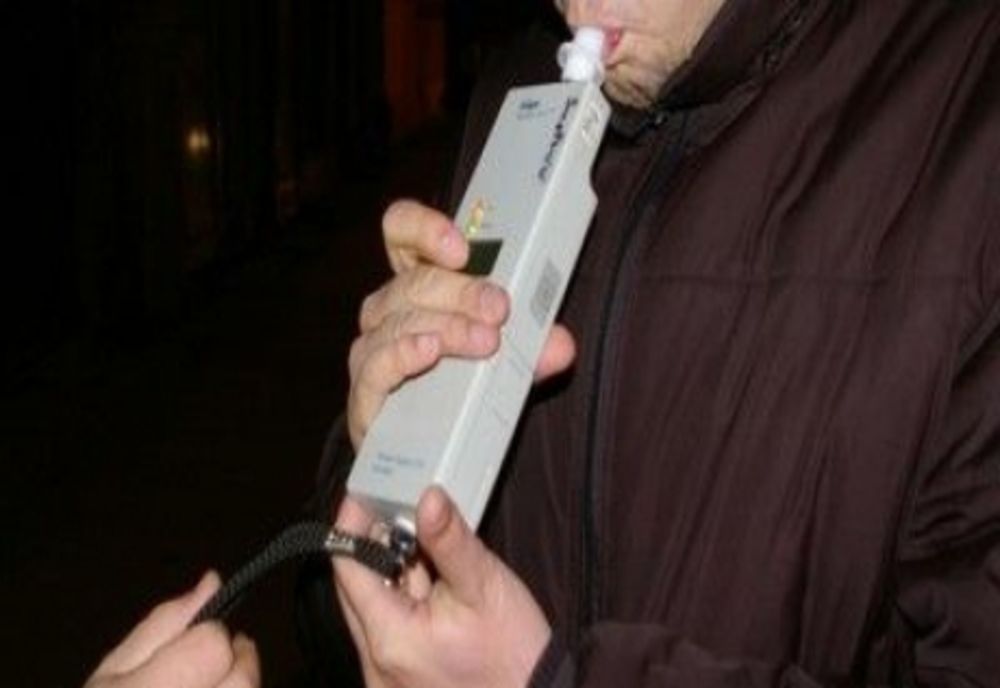 Maramureșean, beat și fără permis, la volan! Polițiștii l-au reținut