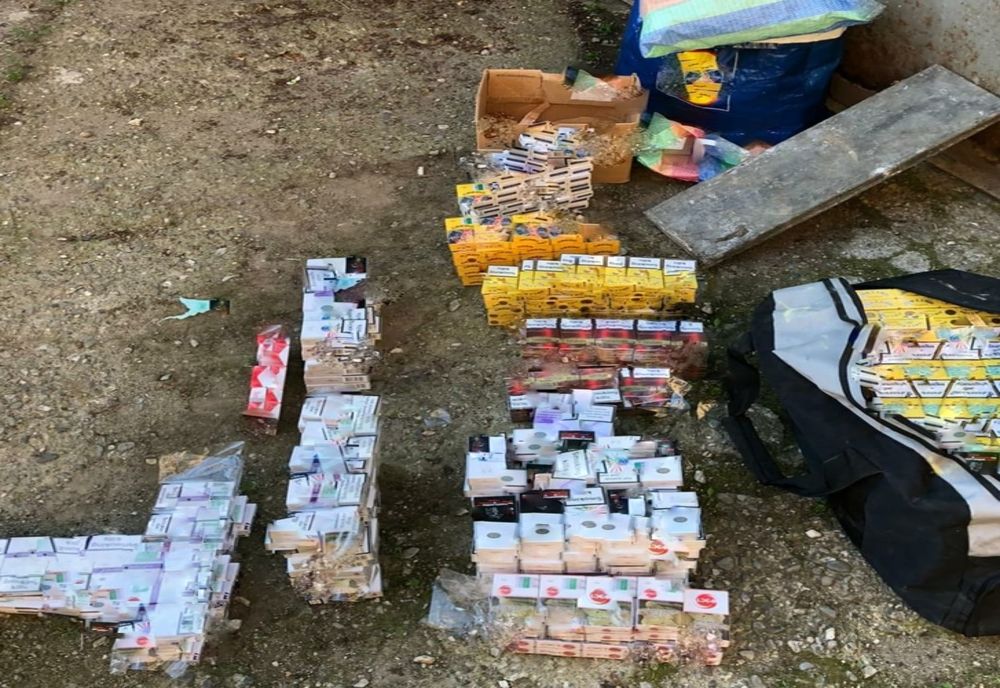FOTO: Percheziții în Sighetu Marmației, la contrabandiștii de țigări
