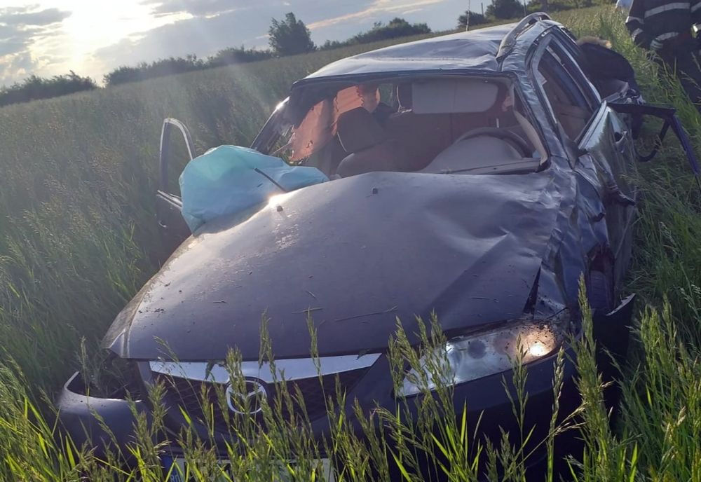 Accident în Lăpușel provocat de un şofer de 80 de ani! Acesta şi un pasager au ajuns la spital