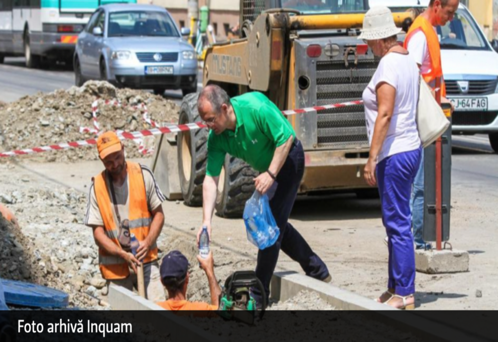 CULISELE STATULUI PARALEL. Biografia neromanțată a lui Emil Boc. Căzătura care l-a propulsat în fotoliul de primar