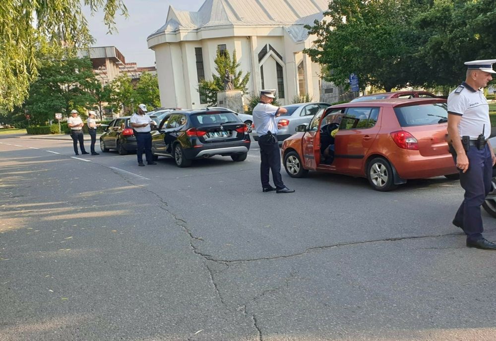 Peste 11.000 de pachete cu țigări, confiscate de polițiștii maramureșeni! 16 șoferi, lăsați fără permise