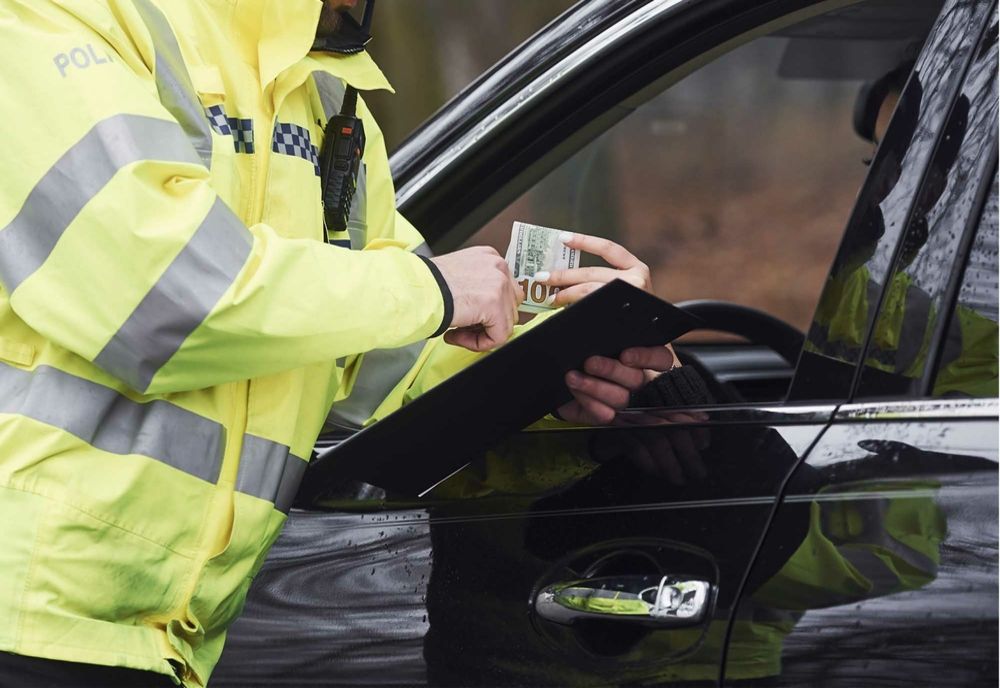 Maramureşean cu permisul suspendat prins la volan prin Satu Mare