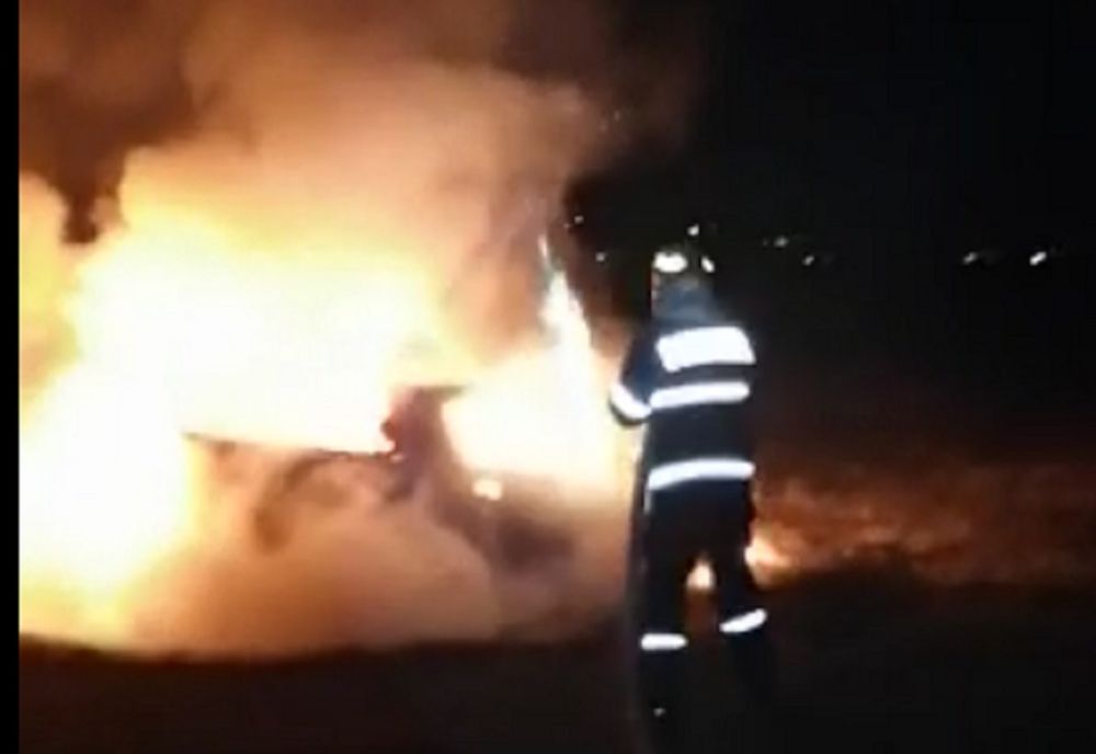 Maşini incendiate în Baia Mare! Poliţiştii îl caută pe făptaş