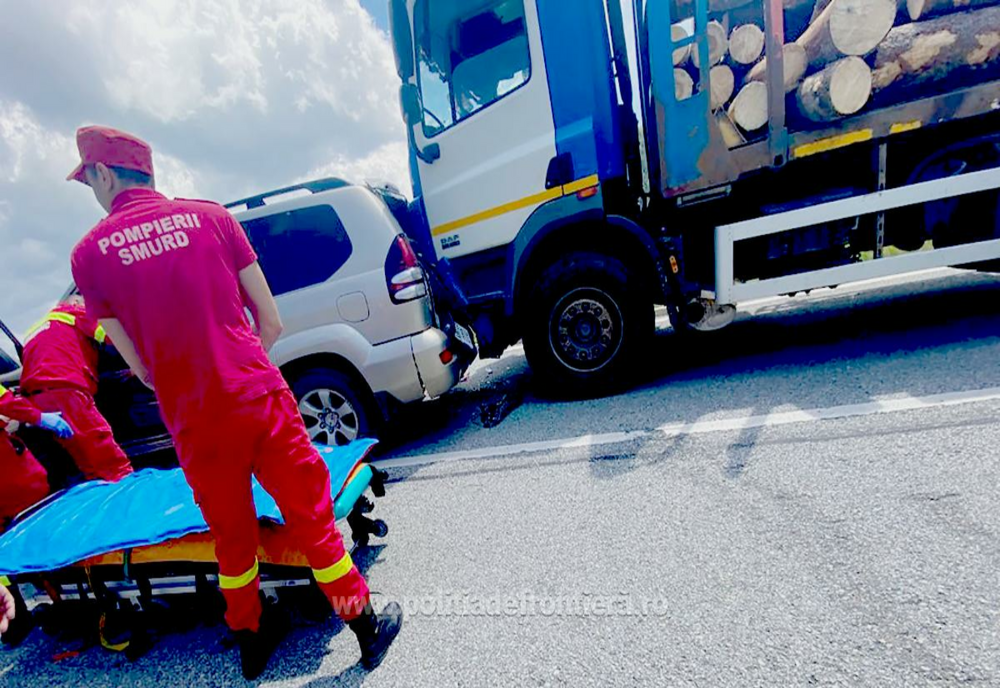 Polițiștii de frontieră maramureșeni au fost amenințați cu moartea după ce au oprit un transport ilegal de lemne (FOTO)