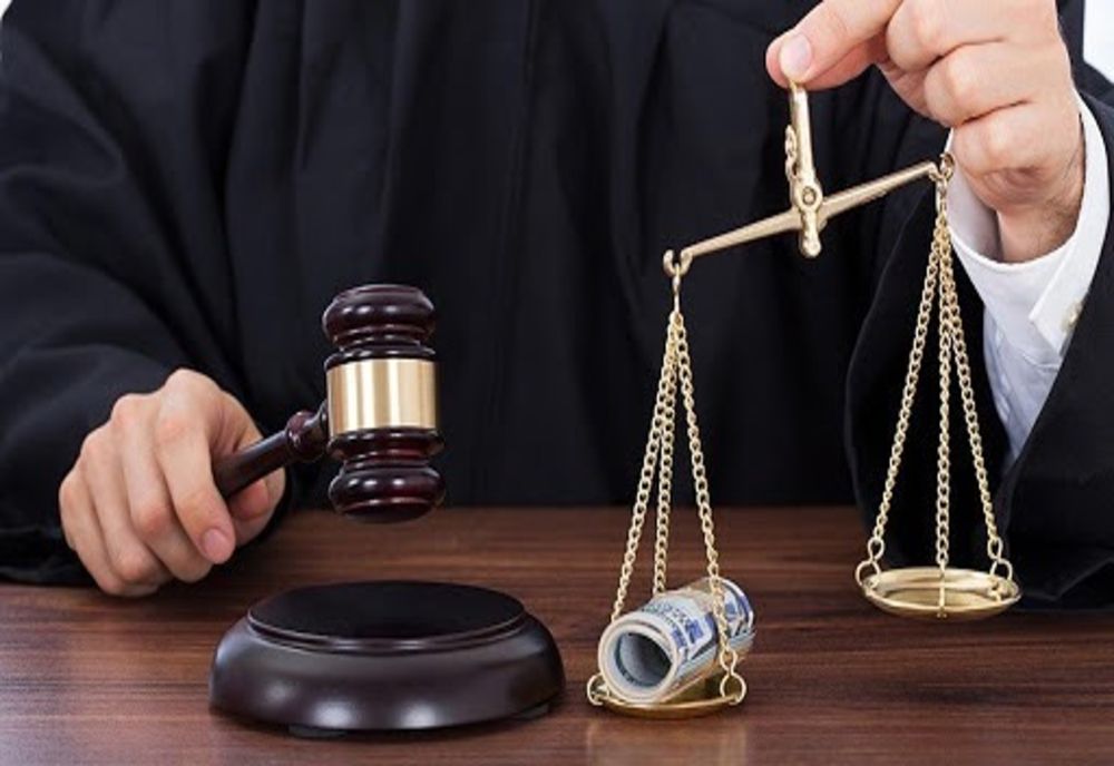 Trei maramureșeni, trimiși în judecată, pentru fapte de corupție