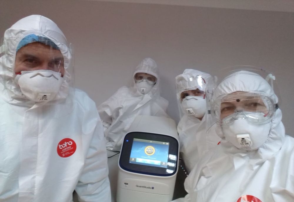 O nouă variantă COVID îi îngrijorează pe experți. Cât de periculos este "Centaurul"