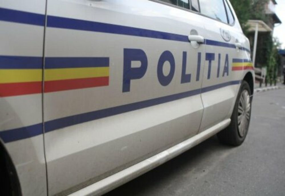 Scandal în Baia Mare între mai multe persoane! Un poliţist a fost lovit cu o piatră în cap