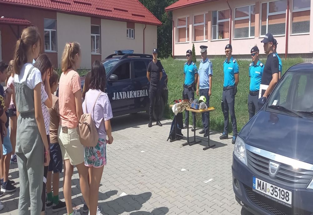 Jandarmii maramureșeni continuă acțiunile "Vacanță în siguranță"