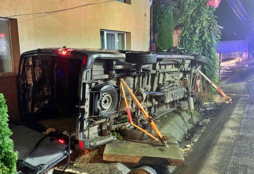 Accident în Seini! Zece persoane, printre care și un copil de un an și jumătate, la spital