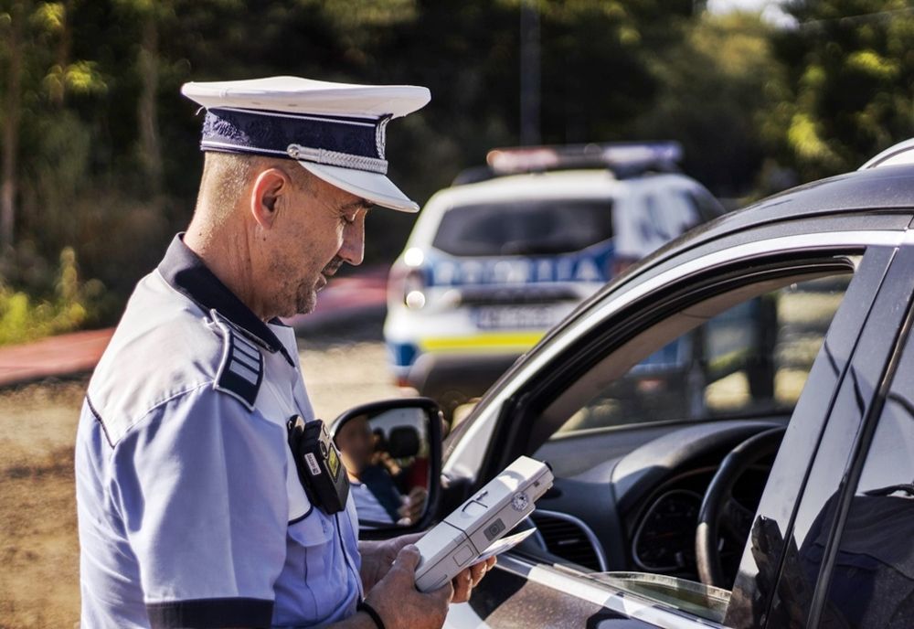 Prins de două ori beat la volan, a ajuns după gratii