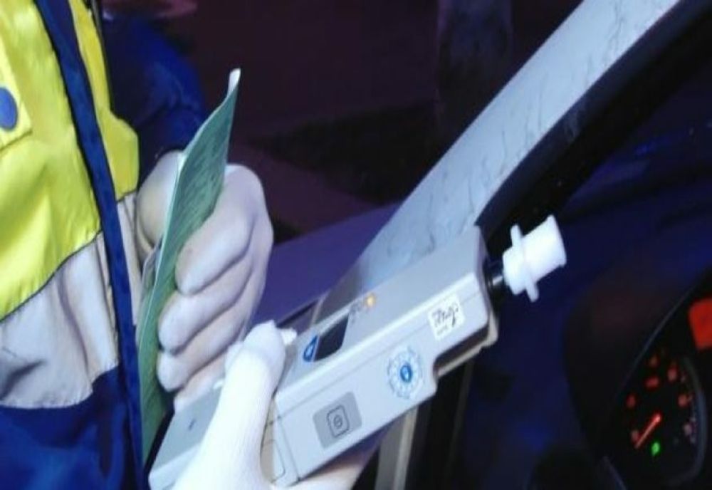 Patru dosare penale întocmite pentru infracțiuni rutiere. Record la alcoolemie!