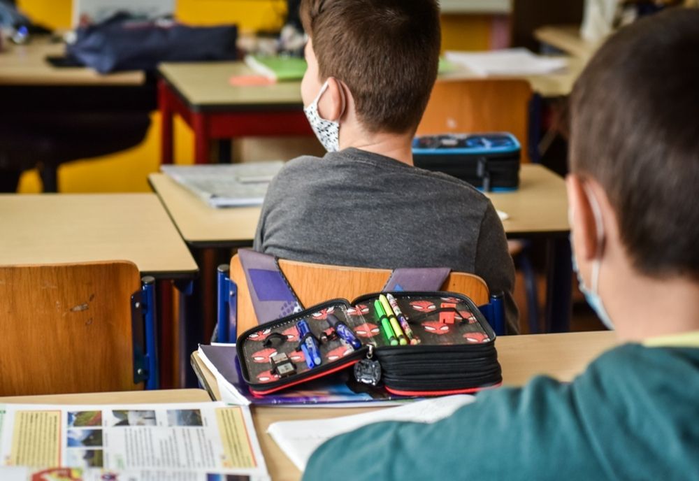 Caz șocant la un liceu din Baia Mare! Un elev și-a arătat organele genitale în fața clasei