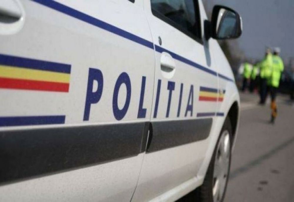 Autospecială de poliție implicată într-un accident, în Rona de Sus