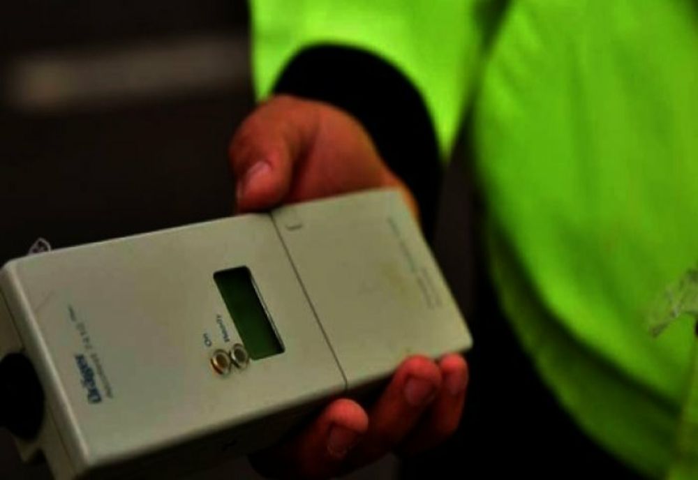 Șoferi, pericol public! Doi bărbați și o femeie, prinși băuți zdravăn, la volan