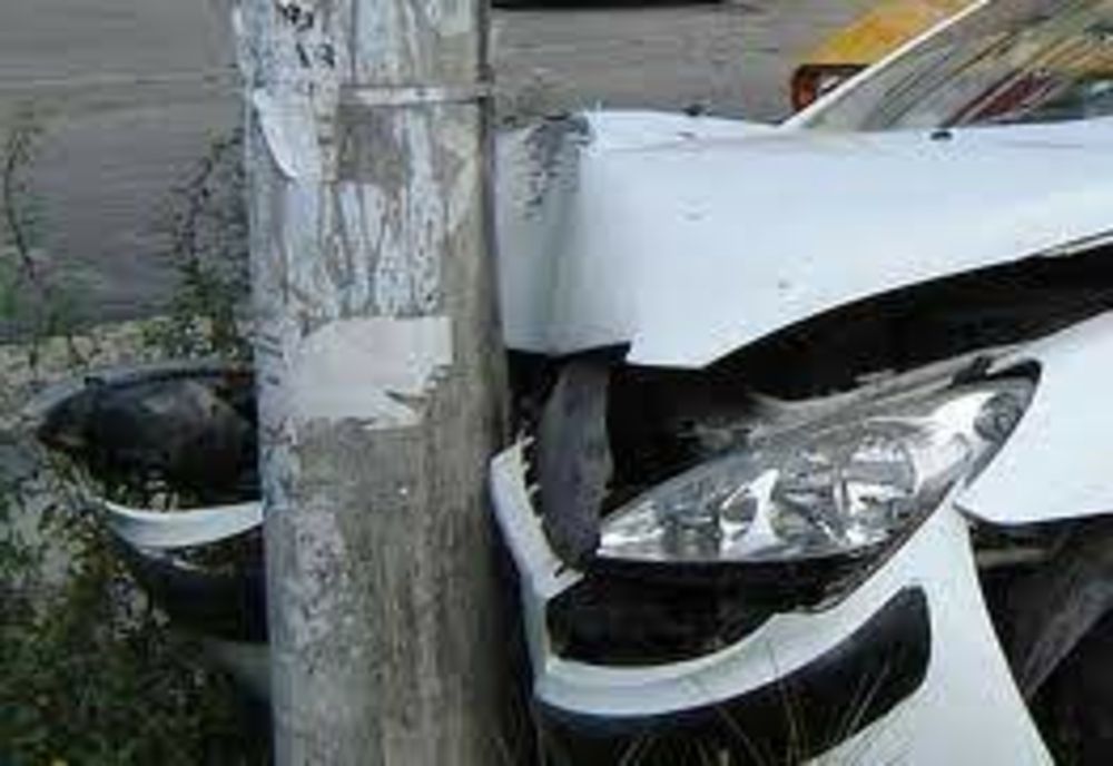 Accident în Borşa! Şoferul unei maşini, dar şi un pieton au fost răniţi şi au ajuns la spital