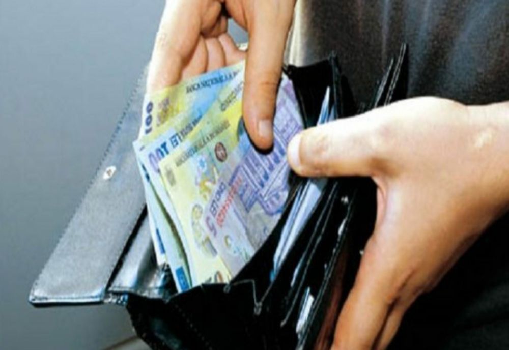 Furt în Carei! Doi maramureşeni au lăsat o femeie fără bani