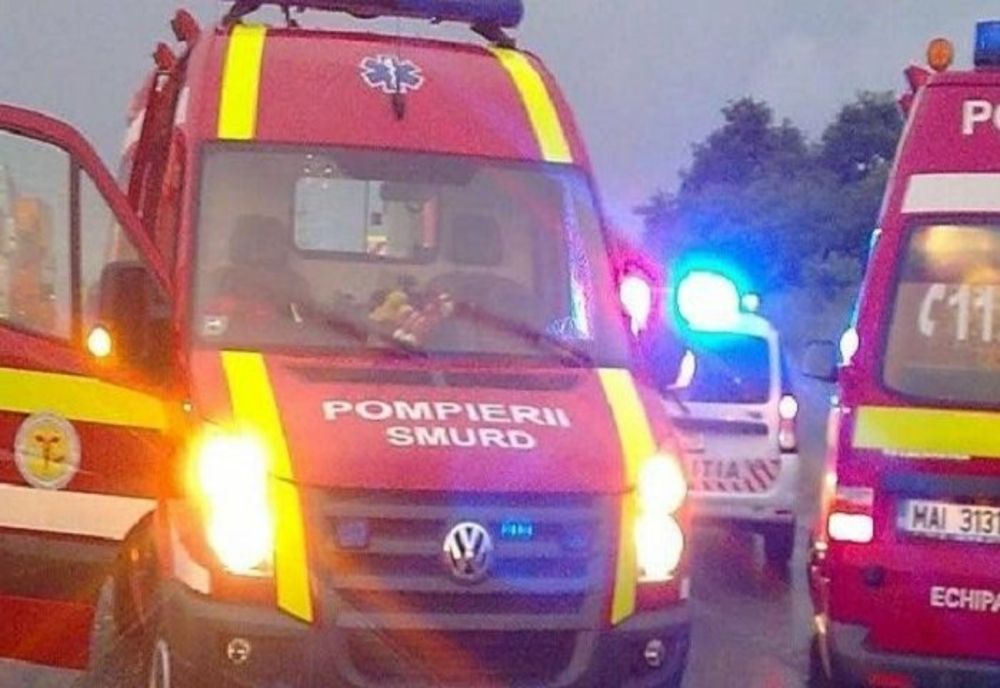 Accident în Hideaga! Impact între un autoturism şi un microbuz cu muncitori