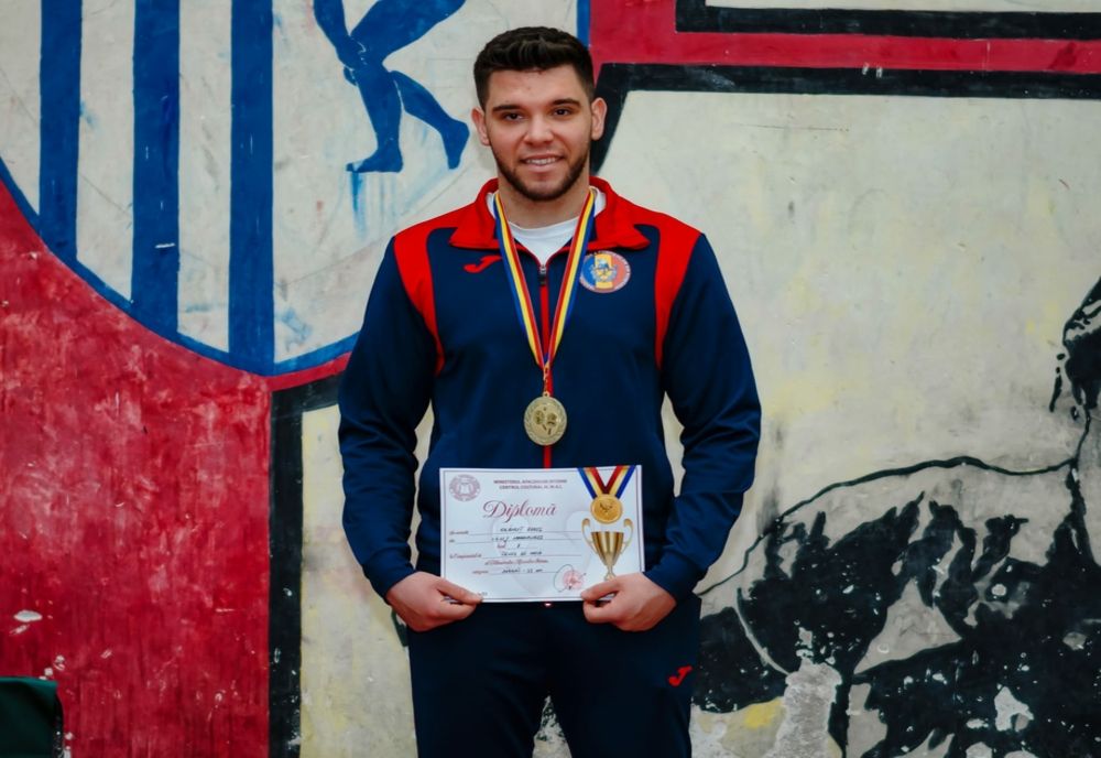 Un pompier băimărean, pe cea mai înaltă treaptă a podiumului la Campionatul de tenis de masă a MAI de la Bistrița