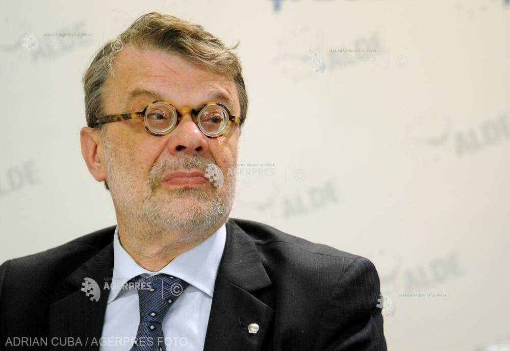 A murit profesorul Daniel Barbu, fost ministru al Culturii