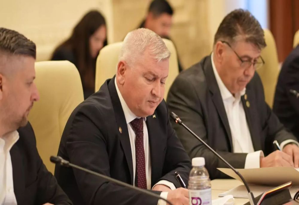 ESTE LEGE: BONIFICAȚIE DE 5%, DIN IMPOZITUL PE PROFITUL ANUAL PENTRU FIRMELE CARE ÎȘI PLĂTESC LA TIMP, BIRURILE. FLORIN ROMAN (PNL): ”AM REUȘIT! E ADEVĂRAT, DOAR PRIN PRESIUNE”