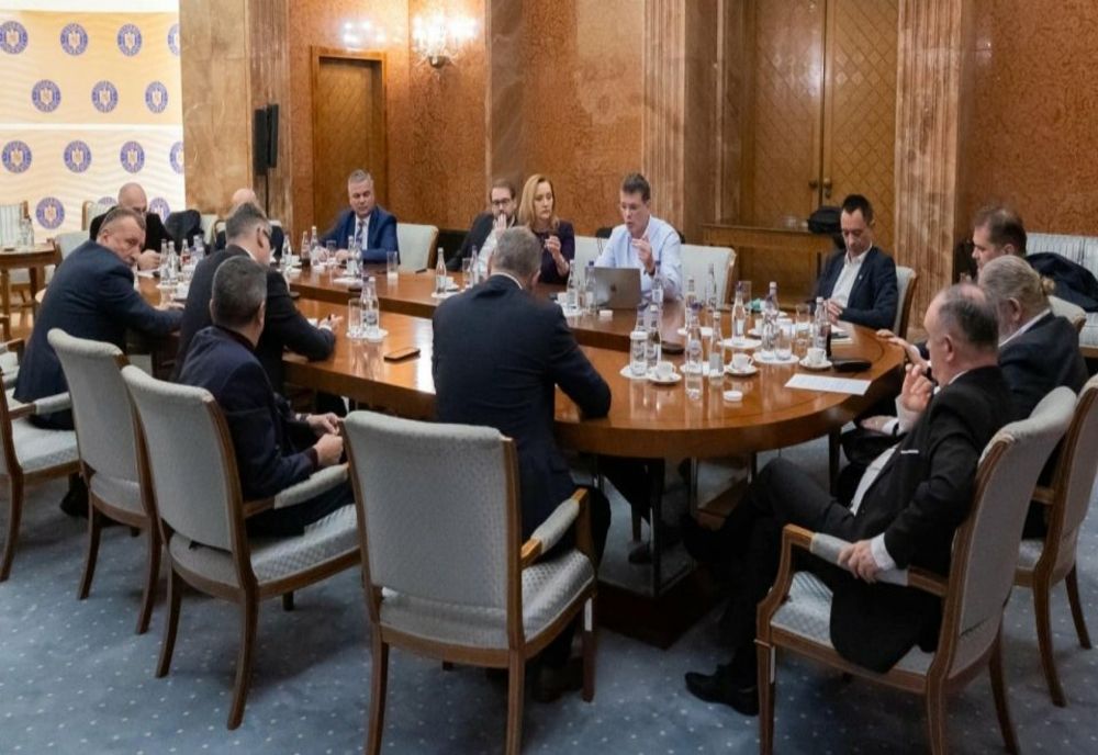 PSD, PNL, USR, UDMR ȘI GRUPUL MINORITĂȚILOR ANUNȚĂ UN PROGRAM DE GUVERNARE COMUN ȘI POSIBILA SUSȚINERE A UNUI CANDIDAT UNIC LA PREZIDENȚIALE